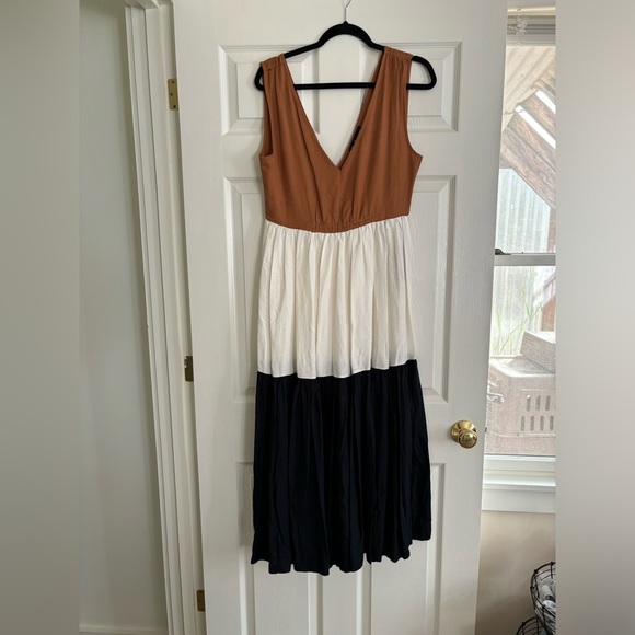 En Saison Palmero Midi Dress - Picture 2 of 4